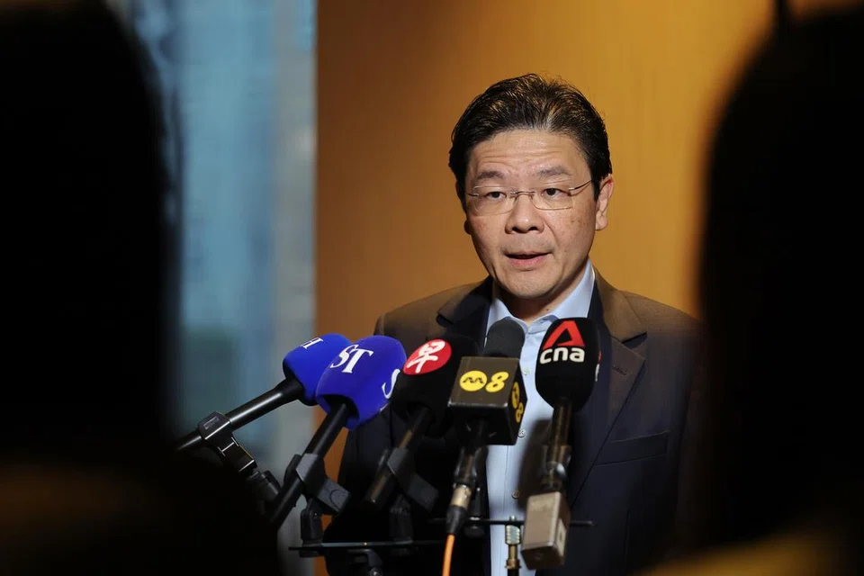 Perdana Menteri, Encik Lawrence Wong, bersama media Singapura pada 27 Mei dalam menggulung lawatannya ke Kuala Lumpur, Malaysia bagi Sidang Puncak Asean Ke-46 dan Sidang Berkaitan.
