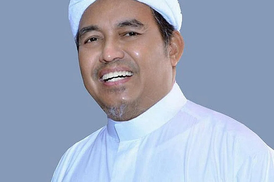 USTAZ TENGKU MOHD FOUZY: Sebagai rumah Allah masjid adalah markas iaitu tempat perhimpunan umat Islam dalam apa jua keadaan iaitu semasa senang atau susah. Oleh sebab itu Baginda Rasulullah s.a.w. sangat ambil berat terhadap pembinaan masjid. - Foto MASJID AL-AMIN