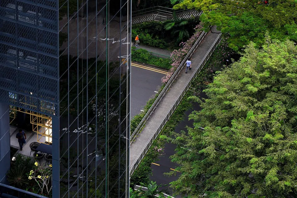 JAGA BUMI: Pelaburan yang mengambil kira faktor seperti perubahan iklim dan matlamat sosial boleh mendatangkan hasil jangka panjang dan lebih berpanjangan. 