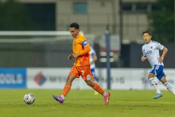 Kapten Hougang United,  Zulqarnaen Suzliman, membantu pasukannya untuk seri 2-2 bersama bertahan Liga Perdana Singapura, Lion City Sailors di Stadium Bishan pada 12 September. Bukan sekadar bertahan beliau juga mendapat satu bantuan gol bagi pasukannya dalam perlawanan tersebut.