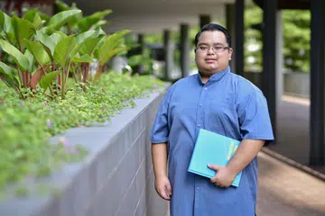 Encik Muhammad Huzaifah Hashim menerima bantuan kewangan Subsidi Yuran Tuisyen Pengajian Tinggi (TTFS) semasa belajar di ITE dan dermasiswa Dana Amanah Pendidikan (ETF) - SM Jaleel Foundation Ltd pada 2022 semasa menuntut di politeknik.