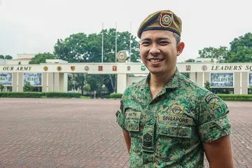 TEGUH PIKUL TANGGUNGJAWAB: 3WO (NS) Mohammad Matin antara anggota SAF yang dinaikkan pangkat daripada Master Sarjan (MSG) (NS) tahun ini. - Foto MINDEF