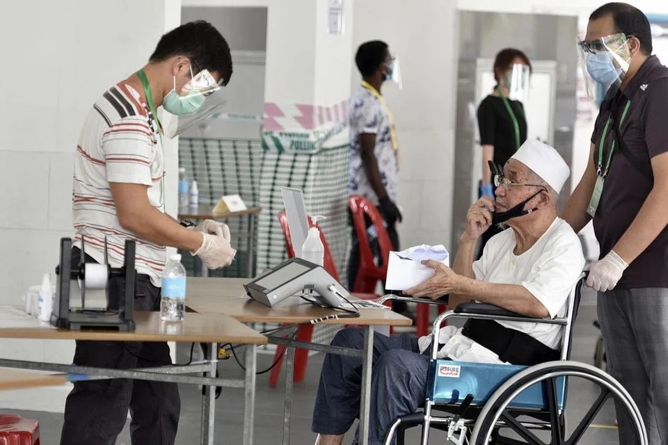 BAHASA PILIHAN RAYA: Selain dasar, pelan dan rancangan yang dihimpun dalam manifesto parti yang bertanding dalam GE2020 baru-baru ini, penguasaan bahasa menjadi satu kelebihan dan aset kepada para calon. BH/BM turut menganjurkan sesi 'Bincang GE2020' dalam wadah online bagi mengupas isu-isu utama pilihan raya lalu. - Foto fail