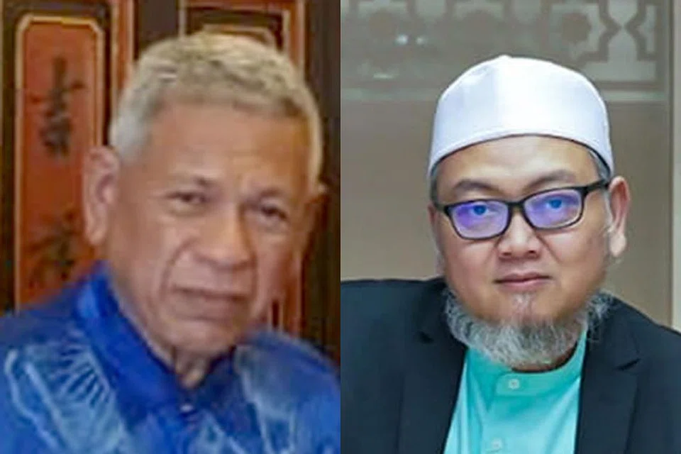 Encik Hussaini Abdullah (kiri) dan Ustaz Mohd Kamal Mokhtar