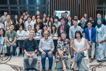 ‘40 DI BAWAH 40’: Encik Masagos Zulkifli Masagos Mohamad berjumpa dengan 40 pemimpin muda di bawah usia 40 tahun dari sektor perkhidmatan sosial.