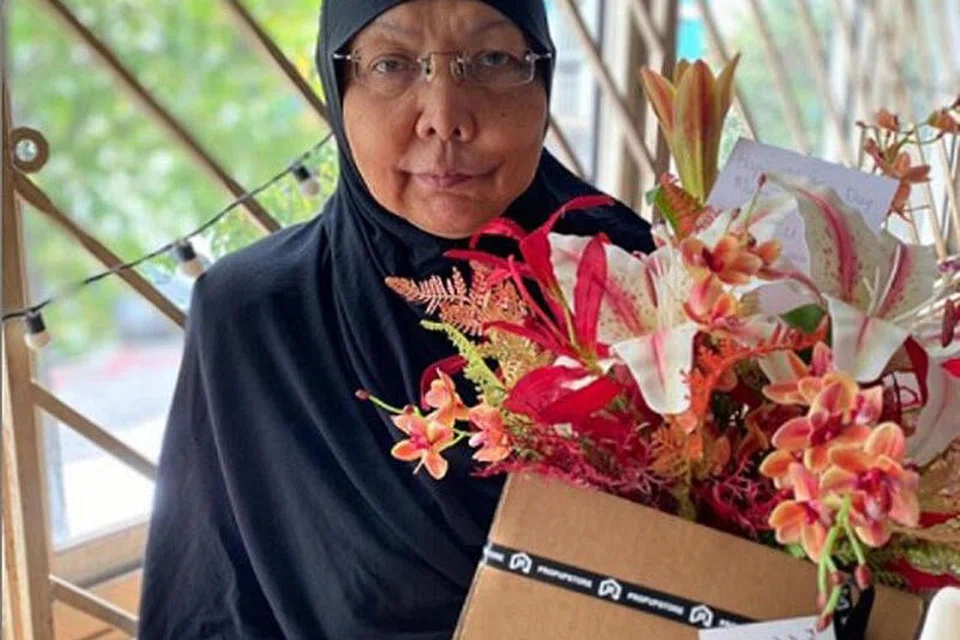 Ibu pelakon Aaron Aziz, Juriana Jaafar