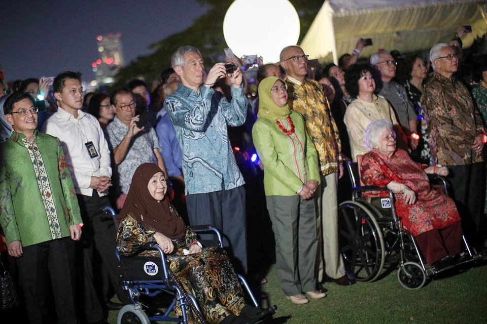 Noor Aishah, Lee Hsien Loong, Yusof Ishak 