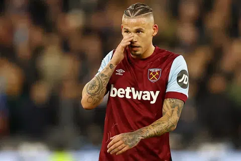 Pemain tengah, Kalvin Phillips, berkata komen pengurus Manchester City, Pep Guardiola, bahawa berat badannya “berlebihan” menjejas teruk keyakinannya. Phillips kini dipinjamkan City kepada West Ham dan sedang melalui permulaan sukar di kelab itu. 