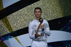 GEMBIRA DI REAL MADRID: Pemain Terbaik dunia, Cristiano Ronaldo, ditukil oleh ejennya menolak tawaran kelab China. - Foto AFP