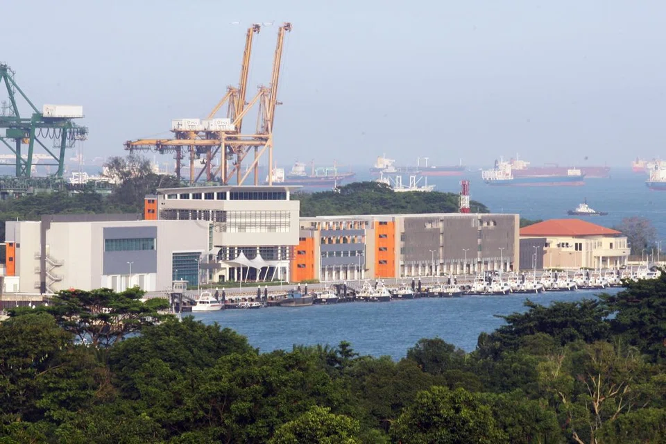 Pangkalan Daerah Brani Polis Pengawal Pantai (PCG) di Pulau Brani. Kebocoran minyak di pangkalan itu mengakibatkan 23 tan diesel bocor ke perairan selatan Singapura pada 5 Februari.
