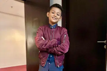 Nik Aqimi, Bakat Cilik, Pesta Perdana