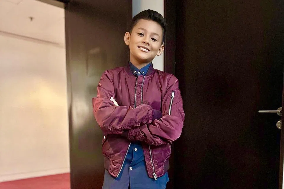 Nik Aqimi, Bakat Cilik, Pesta Perdana