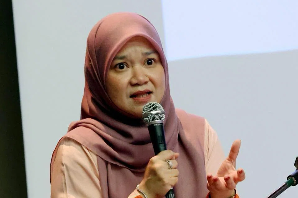 Kementerian Pendidikan M’sia, hentikan program penceramah bebas,  Fadhlina Sidek, salah laku seksual