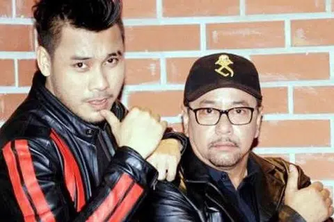 GABUNGAN MANTAP: Awi Rafael (kiri) menjadikan Ayai sebagai inspirasi untuk menyempurnakan gubahan lagu Manusia Sempurna dan mengundangnya menyanyi bersama. - Foto MSTAR.COM.MY