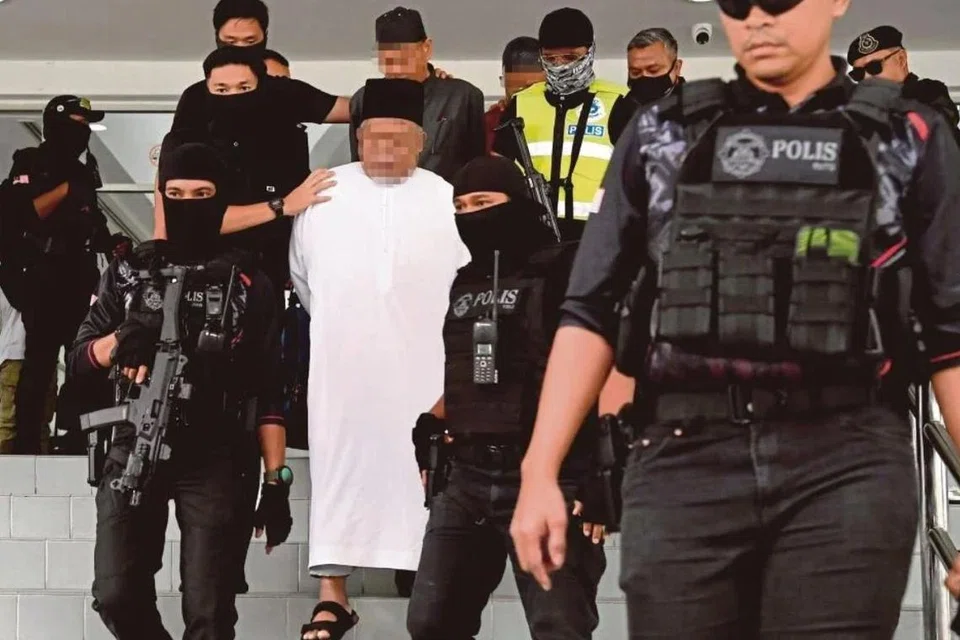 Seramai 16 ahli Global Ikhwan Service and Business Holdings (GISBH) yang ditahan reman sebelum ini ditahan semula di bawah Akta Kesalahan Keselamatan (Langkah-Langkah Khas) 2012 (Sosma) bermula 10 Oktober.