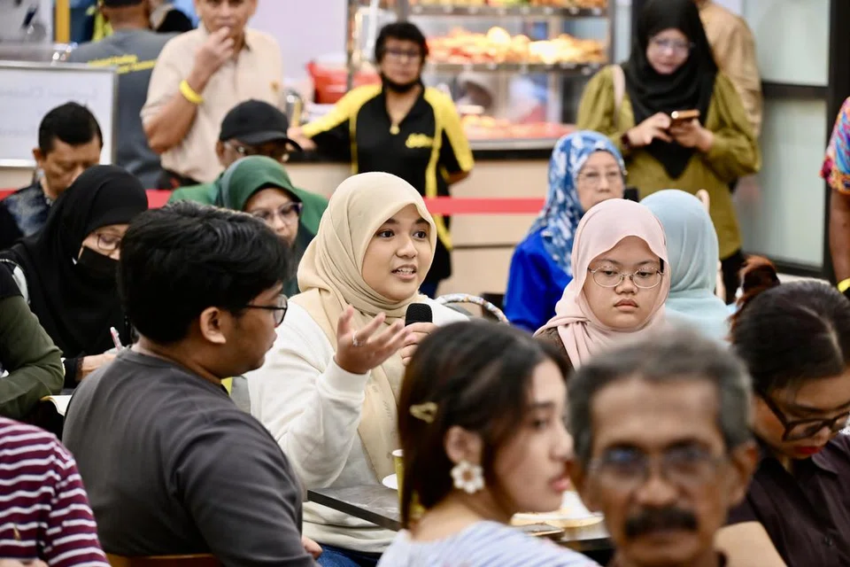 Rahayu Mahzam, Syed Harun