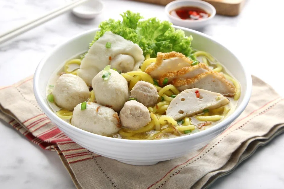 AMBIL KIRA PERTIMBANGAN BUDAYA: Lebih banyak syarikat yang menghasilkan daging dibuat dalam makmal dan penyelidik perlu fikirkan faktor budaya dan pilihan kulinari di Asia, seperti bebola ikan dan sate.
