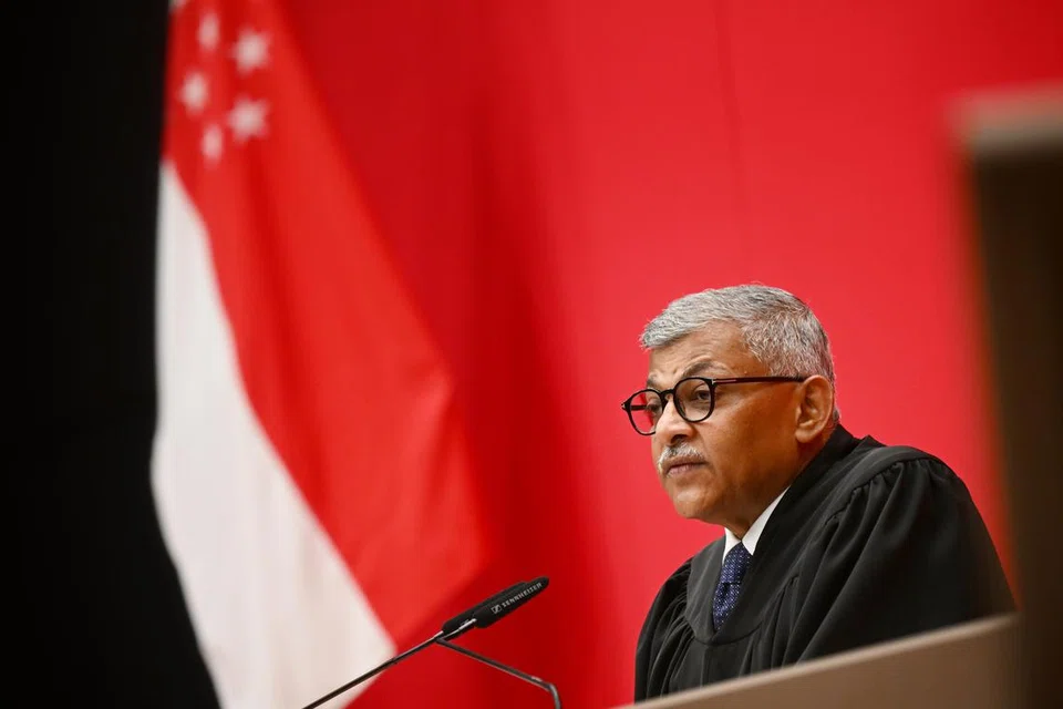 Ketua Hakim Sundaresh Menon berkata sembarang kelemahan dan silap pertimbangan boleh menjejas kepercayaan dan keyakinan orang ramai terhadap sistem perundangan secara keseluruhan.