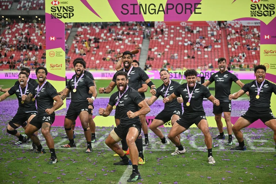 HSBC SVNS Singapore, hentian utama litar ragbi Sevens dunia, menyatukan aksi bertaraf Olimpik dengan kemeriahan festival hujung minggu, pertembungan pasukan elit dalam perlawanan pantas penuh tenaga.