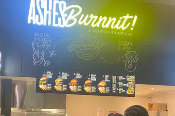 TUTUP KEDAI: Gerai Ashes Burnnit di New York City ditutup pada September 2023 setelah sekitar setahun beroperasi di ruang penjaja Urban Hawker.