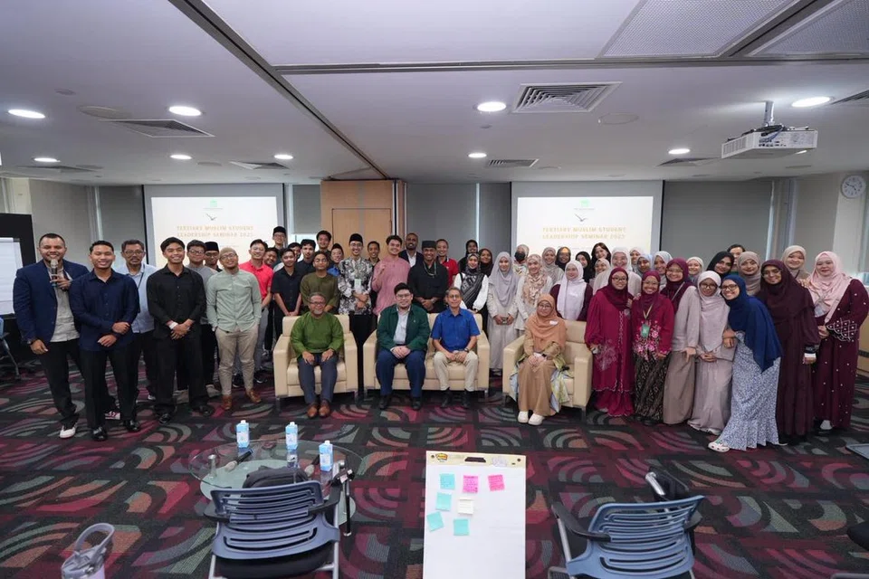 Profesor Madya Dr Muhammad Faishal Ibrahim, Singapura, masyarakat Islam. Muis