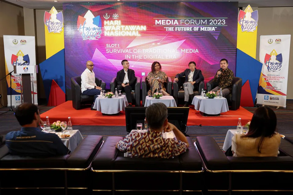 BINCANG MASA DEPAN MEDIA: Forum diadakan sempena Hawana di Ipoh, Perak, dengan topik ‘Kelangsungan Media Tradisional Dalam Era Digital’ di sebuah hotel dibandar itu. 