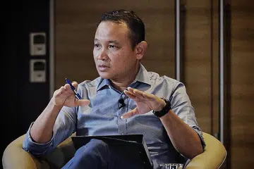 SEMAKAN UNTUK CAPAI KESEIMBANGAN: Encik Fahmi Aliman merupakan antara sembilan AP yang menganggotai Kumpulan Kerja bagi Semakan Akta Penyaraan Ibu Bapa. Baru-baru ini, kumpulan itu membentangkan saranan mereka yang bertujuan mencapai keseimbangan antara melindungi anak daripada penyalahgunaan MPA, serta melindungi warga emas yang mudah terjejas.