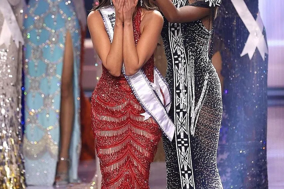 GEMBIRA BUKAN KEPALANG: Ratu Mexico, Andrea Meza, 26 tahun, yang dinobatkan sebagai Ratu Universe 2020 (yang ditunda kerana pandemik Covid-19), bukan sahaja peragawati dan jurudandan, tetapi memiliki kelulusan kejuruteraan sofwe dan aktif dalam perjuangan hak wanita. - Foto AFP 