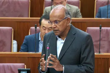 Menteri Ehwal Dalam Negeri merangkap Undang-Undang, Encik K. Shanmugam, berkata di Parlimen pada 9 September bahawa pendakwah Bangladesh Hamza Md Amir @ Amir Hamza telah memohon visa untuk memasuki Singapura gunakan pasport yang mengandungi nama yang berbeza daripada apa yang ada dalam pangkalan data.
