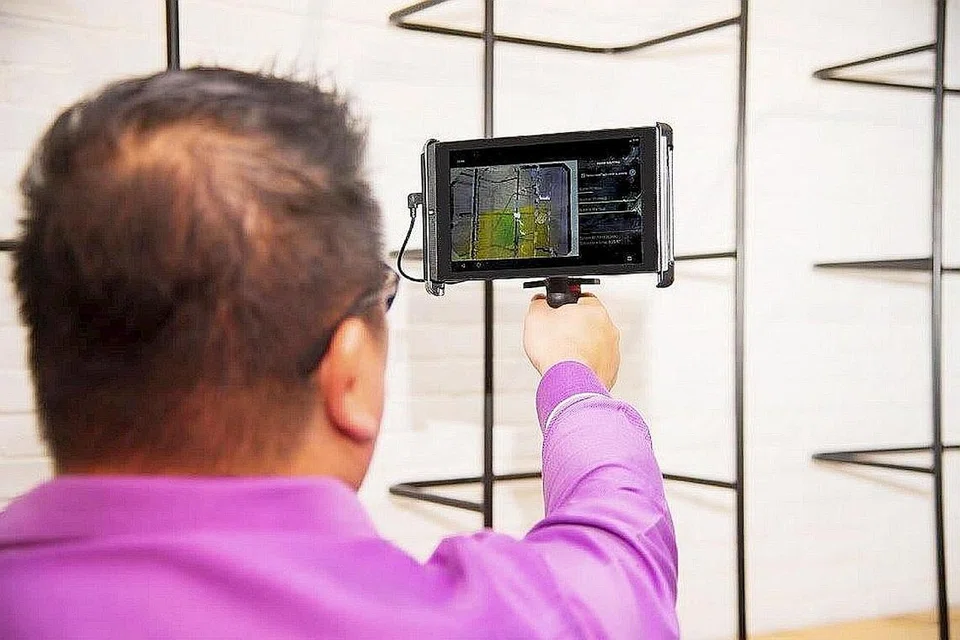 CEPAT DAN PANTAS: Alat 3D-Scan Visualiser membolehkan ruang diukur dengan pantas dan cepat serta mengurangkan kesilapan manusia, menghuraikan masalah kekurangan pekerja dan meningkatkan penghasilan sebanyak 50 peratus. - Foto PERSEKUTUAN KEMAJUAN TENAGA KERJA