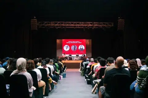 Pada Mac 2024, Lepak Conversations menganjurkan bacaan langsung Gaza Monologues daripada monolog asal yang ditulis oleh penduduk Gaza di bawah Teater ASHTAR, sebuah teater Palestin tempatan. Acara ini disusuli dengan sesi panel bertajuk ‘Menjadi Sekutu Palestin’, yang memaparkan bagaimana perbincangan mengenai Palestin boleh dijalankan dengan penuh empati dan kepekaan, sambil merangkul emosi sebagai sebahagian daripada perjuangan tersebut.