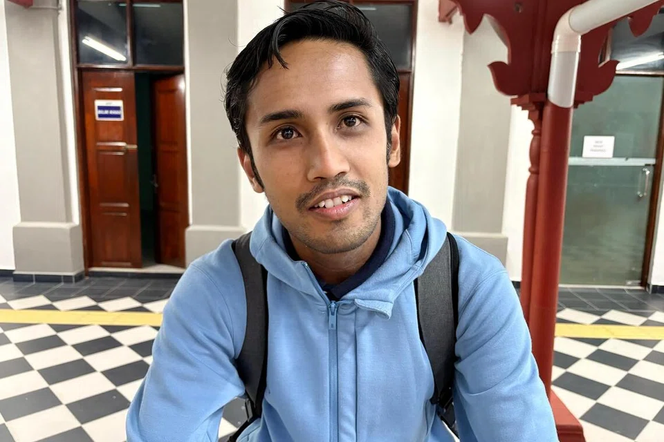 Pegawai teknologi maklumat, Encik Ahmad Syamil, 28 tahun.