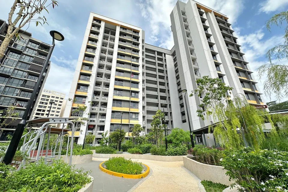 Harmony Village @ Bukit Batok merupakan projek pertama di bawah skim Apartmen Penjagaan Masyarakat (CCA) yang dilancarkan pada 2021.