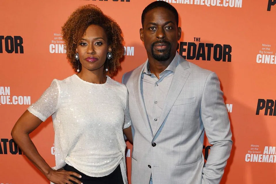 CUKUP SAYANG: Sterling K. Brown (kanan) berkata beliau belajar daripada ibu bapanya tentang perkahwinan dan sebab itulah beliau dapat bertahan lama dengan isterinya, Ryan Michelle Bathe (kiri). - Foto AFP
