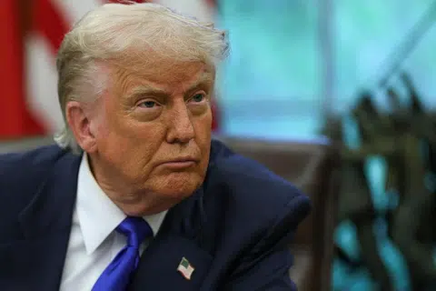 Trump, peribadi, sendiri
