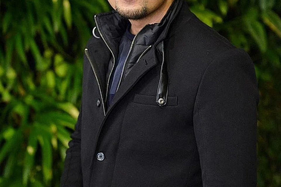 TULAR:Pelakon Nick Mikhail (gambar atas) memuatnaikkan video di Instagram mengenai pegawai URA dan pegawai polis yang memasuki rumahnya pada 31 Julai lalu. - Foto NICK MIKHAIL / INSTAGRAM