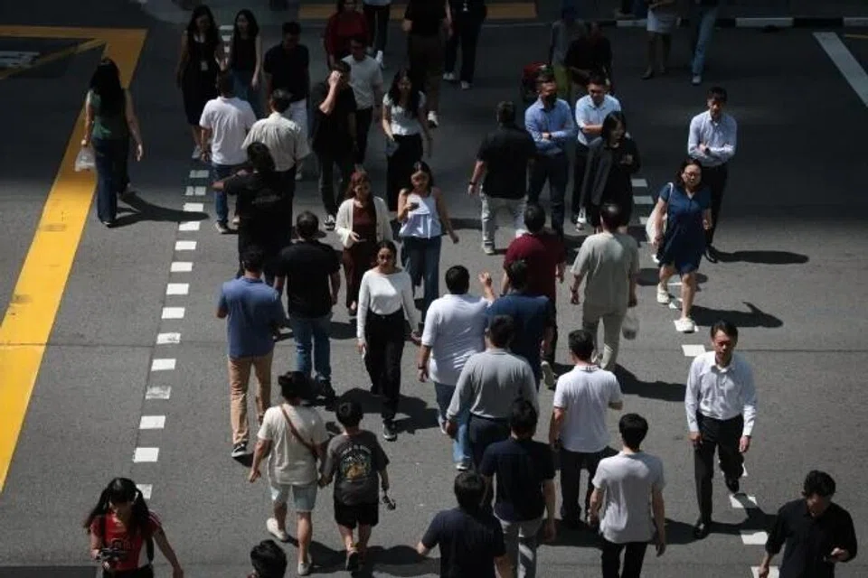 Singapore, mid-year bonus, bonus pertengahan tahun, civil servant, kakitangan perkhidmatan awam, penjawat awam, PSD
