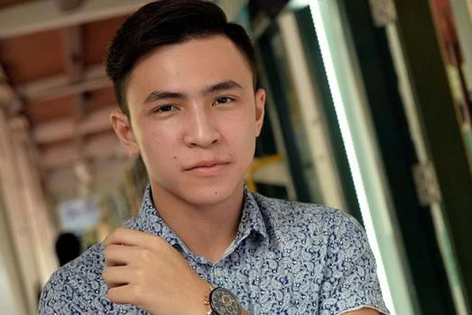 MISI TERSENDIRI: Pada usia 16 tahun, Harris Alif sudah pun melakar pelan perniagaan memajukan bisnes label fesyen Chemboja dan kerjaya hiburannya. - Foto M.O. SALLEH