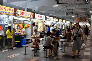 Tawaran $10,158 untuk unit di Pasar dan Pusat Penjaja Marine Parade Central ini baru-baru ini telah menimbulkan kebimbangan setengah pihak mengenai kesan sewa gerai yang tinggi terhadap harga makanan di pusat penjaja.
