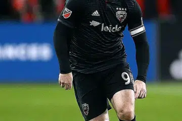 PEMAIN TUNGGAK: Wayne Rooney dianggap sebagai pemain penting yang menyumbang besar kepada DC United semasa bermain di Amerika Syarikat. - Foto AFP