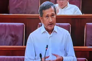 PARLIMEN: Dr Vivian Balakrishnan berkata Singapura menyiasat kesalahan berkaitan 1MDB yang dilakukan di Singapura dengan teliti sejak 2015.