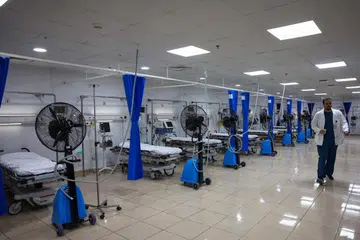 Unit rawatan strok haba di Hospital Kecemasan Mina, di kota suci Makkah, bagi menangani kejadian berkaitan cuaca panas melampau semasa musim haji.  