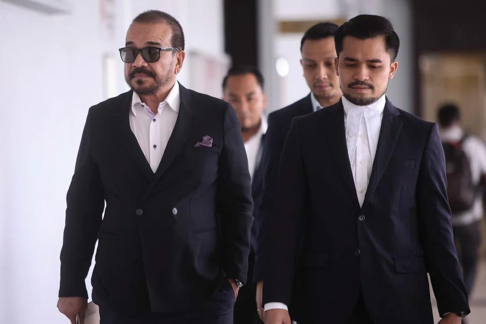 BERI KETERANGAN: Ahli perniagaan Datuk Seri Khalid Mohamad Jiwa (kiri) hadir di Mahkamah Kuala Lumpur pada Isnin untuk memberi keterangan sebagai saksi bagi kes rasuah melibatkan Timbalan Perdana Menteri Datuk Seri Dr Ahmad Zahid Hamidi.