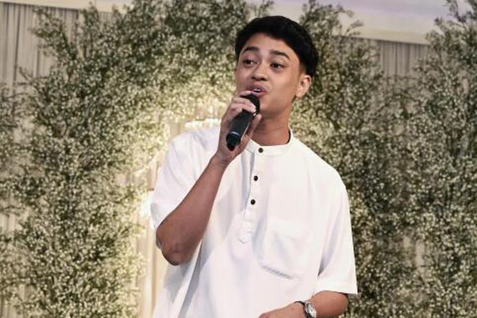 SUSUN KERJAYA SENI: Megat Rahim kini mempunyai 3 single dan meminati industri hiburan sejak kecil lagi. 