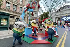 WATAK TERKENAL: Kevin, Staurt dan Bob daripada watak Minions merupakan antara watak yang dikenali oleh kanak-kanak. Watak daripada filem seperti Shrek dan Kung Fu Panda juga akan membuat penampilan di Universal Studios Singapura.
