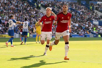 Pemain pertahanan, Diogo Dalot (kanan), meraikan gol pertama Manchester United dalam perlawanan terakhir menentang Brighton & Hove Albion. Pemain muda seperti Diogo Dalot dan Rasmus Hojlund antara harapan masa depan United.