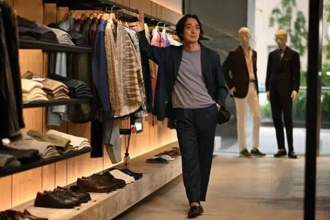 Pengasas Colony Clothing, Encik Kozo Kawamura, di butiknya.