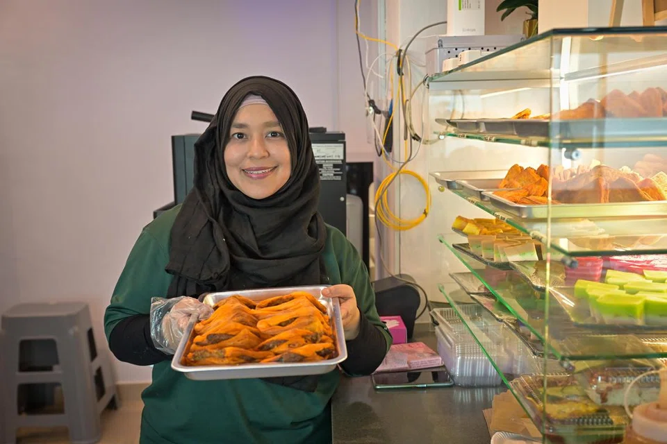 Sungguhpun mempunyai latar belakang dalam bidang perniagaan keluarga selama lebih sedekad, pemilik ‘Hazreens’, Cik Hazreen Mahmood Hussain, ingin mencabar dirinya dengan membuka perniagaan sendiri untuk melakar hala tuju sendiri.