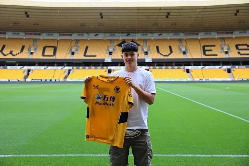 Harry Birtwistle dilahirkan di Singapura dan menetap di sini hingga berusia 13 tahun, sebelum berpindah ke England pada 2017 untuk mengejar impiannya menjadi pemain EPL.