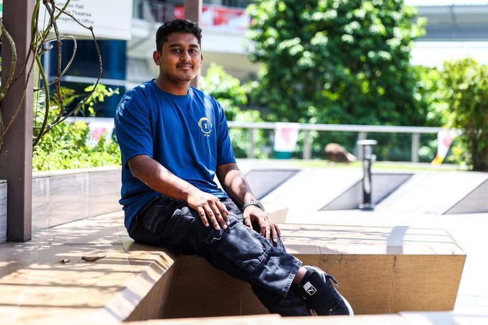 Encik Muhammad Zulfaqar Muhammad Rizal, 21 tahun, di ITE Kolej Timur pada 12 Ogos. Beliau telah bertemu dengan mentornya sekurang-kurangnya lima kali untuk membincangkan cabaran yang dihadapi.